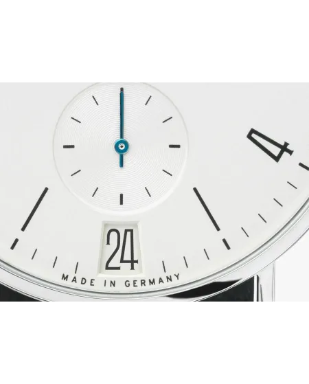 Orologio Nomos Glashütte Tangente 38 Datario con Quadrante Argento e Cinturino in Pelle Nero