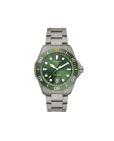 Orologio Tag Heuer Aquaracer Professional 300 Verde in Titanio