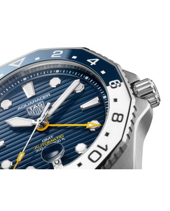 Orologio Tag Heuer Aquaracer Professional 300 GMT con Quadrante Blu e Cinturino in Acciaio