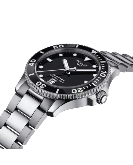 Montre Tissot Seastar 1000 40 mm avec cadran noir et bracelet en acier