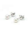Orecchini Mikimoto con Perle 4.0 x 4.5 mm e Oro Bianco