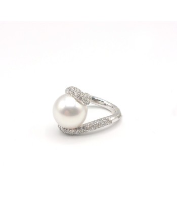 Mikimoto Ring in White Gold with Pearl and Diamonds