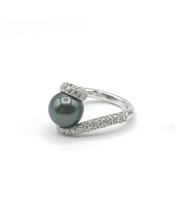 Mikimoto Ring in White Gold with Black Pearl and Diamonds