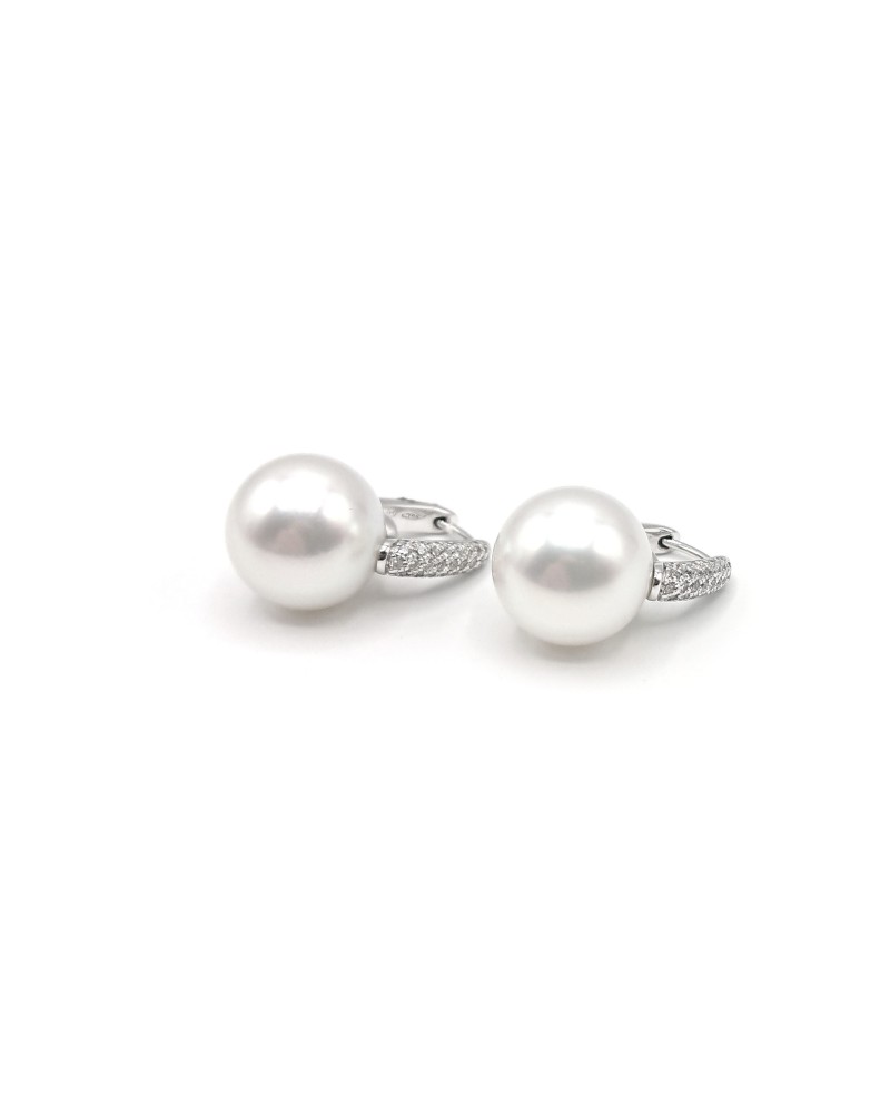 Orecchini Mikimoto in Oro Bianco con Perle e Diamanti