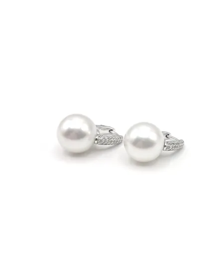 Boucles d'Oreilles Mikimoto en Or Blanc avec Perles et Diamants