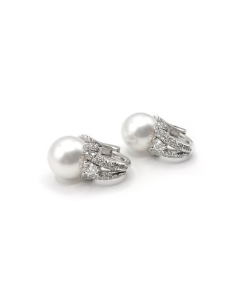 Mikimoto Earrings in White Gold with Pearls and Diamonds