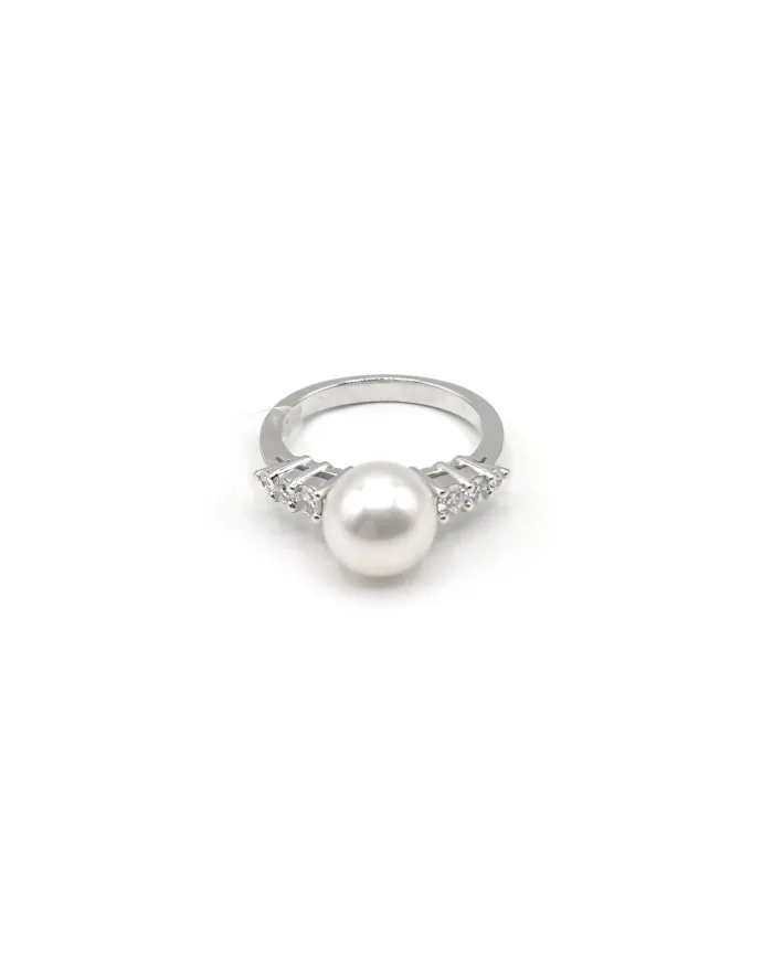 Mikimoto Ring in White Gold with Pearl and Diamonds