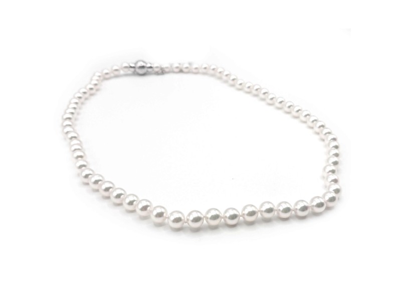 Mikimoto Necklace with Pearls and White Gold