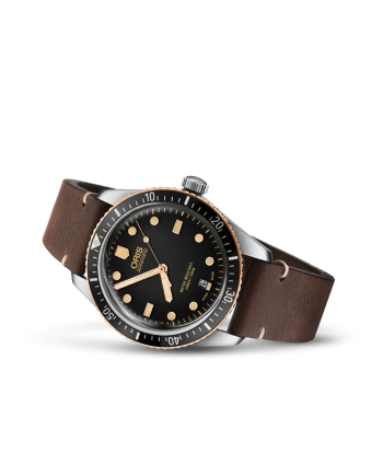 Montre Oris Divers Sixty-Five avec cadran noir et bracelet en cuir