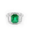 Bague Crivelli en or blanc sertie de diamants et d'une émeraude