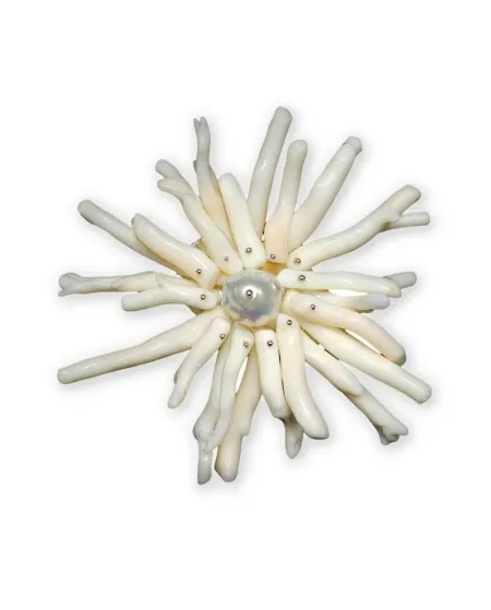 Spilla Malafimmina in Argento con Corallo Bianco e Perle
