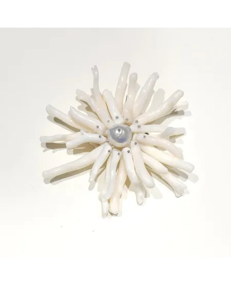 Malafimmina Brooch in Silver with White Coral and Pearls