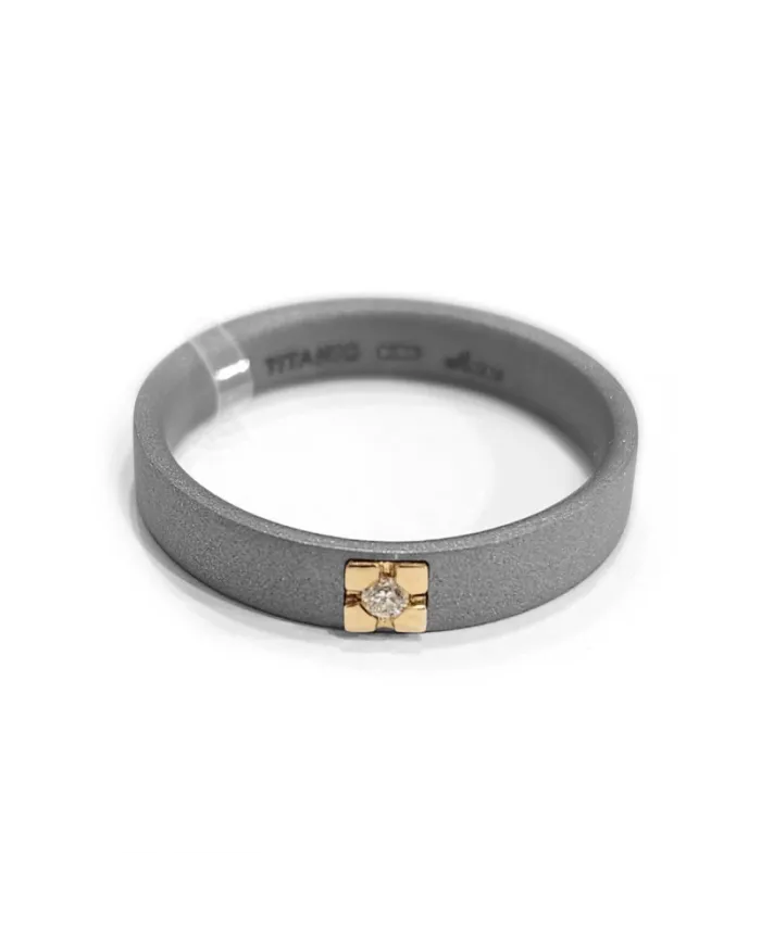 Anteo Ring in Titanium with Gold and Diamond