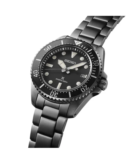 Montre Seiko Prospex Solar Diver 200M avec bracelet en acier noir
