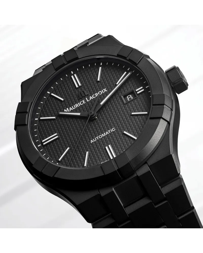montre-automatique-en-c-ramique-noire-maurice-lacroix-aikon-42-mm
