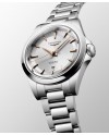 Montre Longines Conquest avec cadran argenté et bracelet en acier de 30 mm