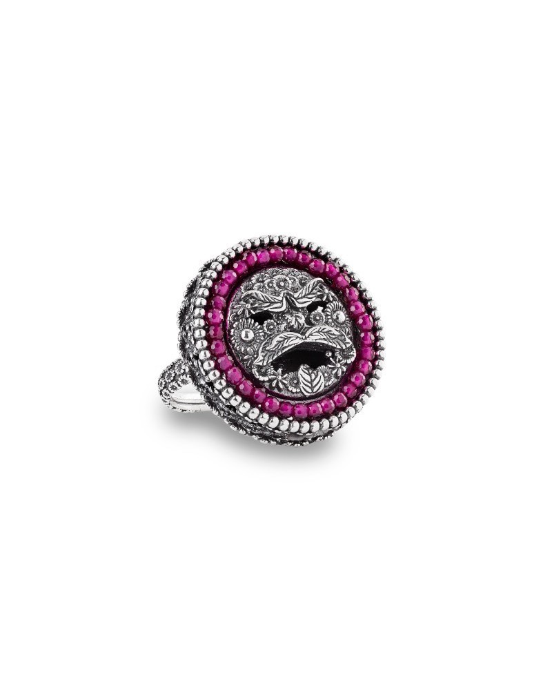 Bague en argent avec masque et pierres rouges de Gerardo Sacco