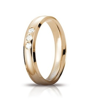 Fede Nuziale Unoaerre Orion in Oro Giallo 4 mm con 3 Diamanti