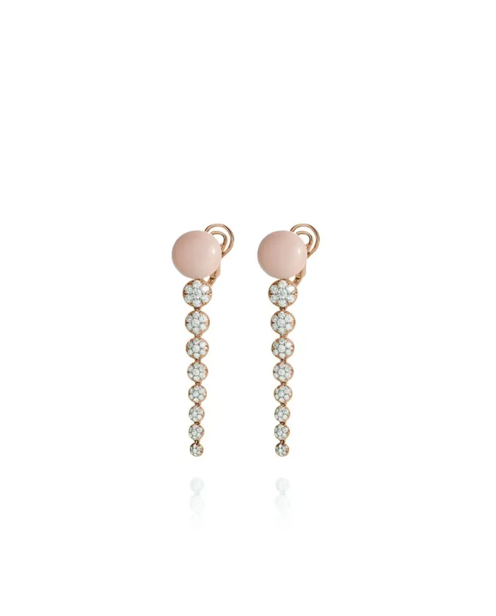 Boucles d'oreilles pendantes Chantecler Capri en or rose, diamants et corail rose
