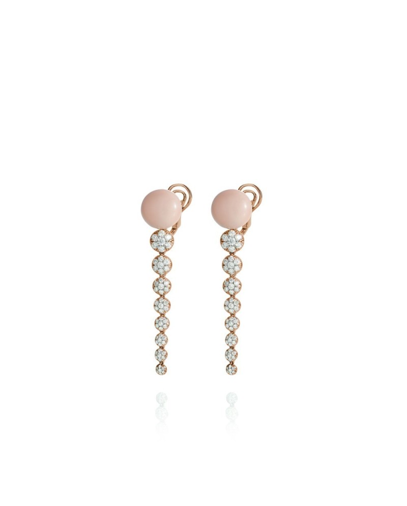 Boucles d'oreilles pendantes Chantecler Capri en or rose, diamants et corail rose