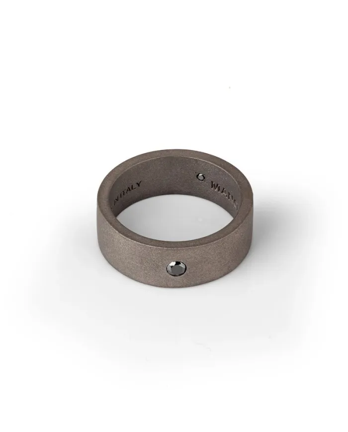 MANO|J Solitaire Titanium Ring with Black Diamond