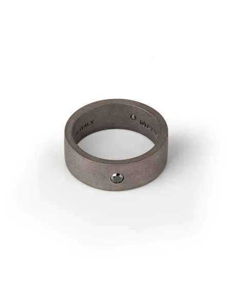 Anello MANO|J Solitario in Titanio con Diamante Nero