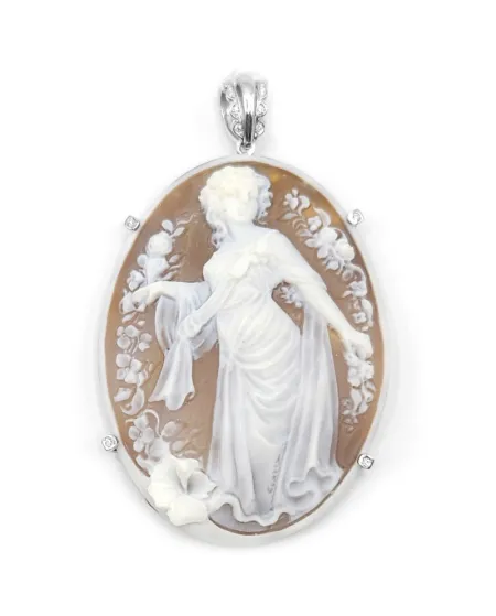 Camée Casella Jewelry en coquillage de sardonyx avec monture en or blanc et diamants