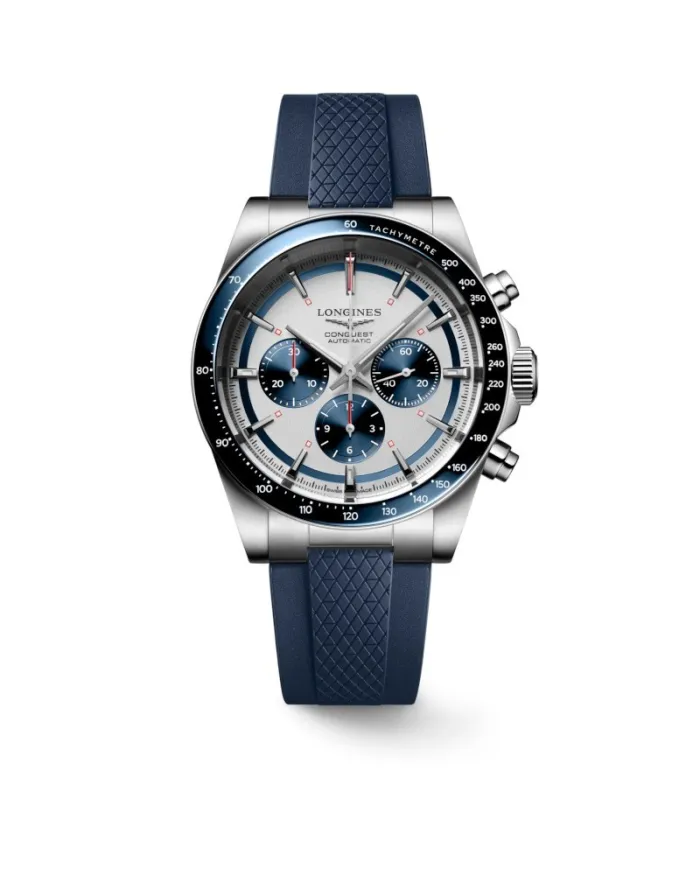 Chronographe Longines Conquest avec cadran argenté et bracelet en caoutchouc