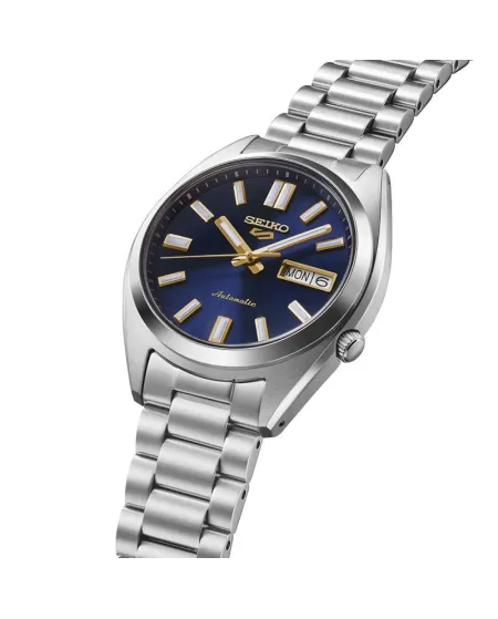 Montre de sport Seiko 5 avec cadran bleu et bracelet en acier