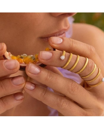 MagicWire Aura Ring in Yellow Gold and Diamond Pavé