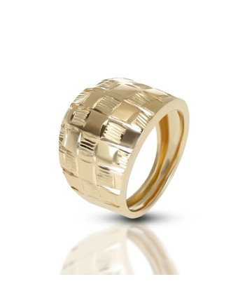 Dana Ring in Yellow Gold with a Diamond-Patterned Domed Band