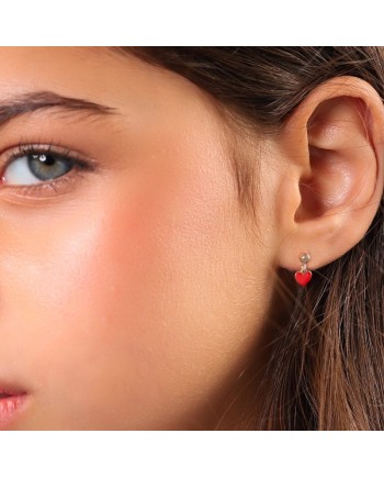 Boucles d'oreilles pendantes Dana en or jaune avec cœur émaillé