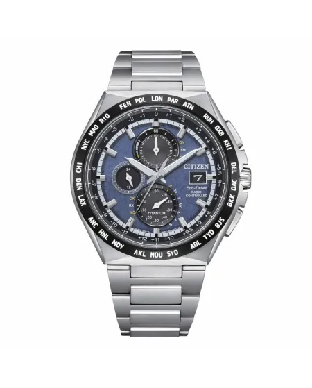Montre Citizen AT8 Chronographe Eco-Drive radiopilotée avec cadran bleu en Super Titanium