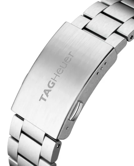 Montre Tag Heuer Formula 1 avec cadran noir et bracelet en acier