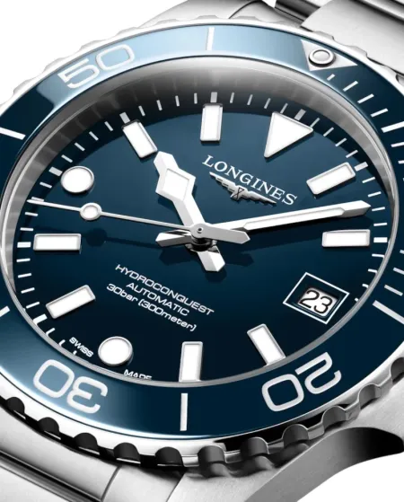 Montre Longines HydroConquest avec cadran bleu et bracelet en acier de 39 mm