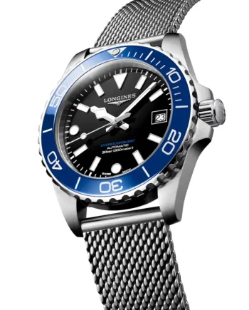 Montre Longines HydroConquest avec cadran noir/bleu et bracelet en acier de 39 mm
