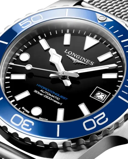 Montre Longines HydroConquest avec cadran noir/bleu et bracelet en acier de 39 mm