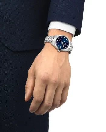 Montre Tissot Gentleman 38 mm avec cadran bleu et bracelet en acier