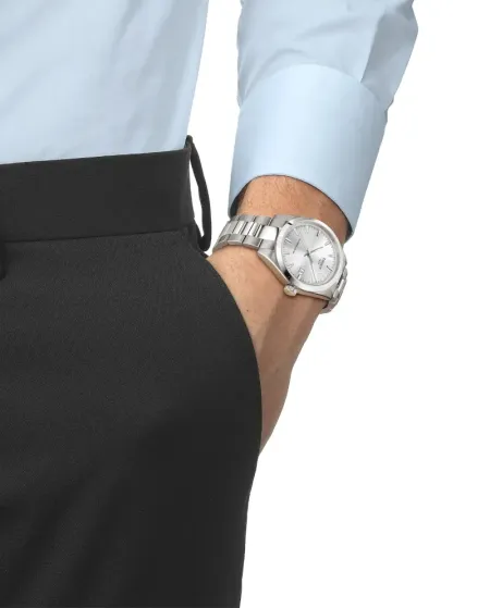 Montre Tissot Gentleman 38 mm avec cadran argenté et bracelet en acier