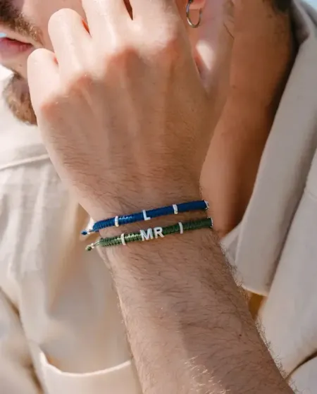 Bracciale Concordia Jewellery ABC con Cordino Nero e Lettera "R" in Oro Giallo