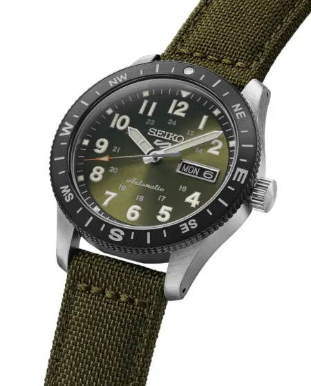 Montre de sport Seiko 5, cadran vert, bracelet en nylon