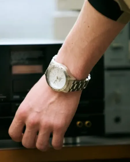 Montre de sport Seiko 5, cadran blanc, bracelet en acier