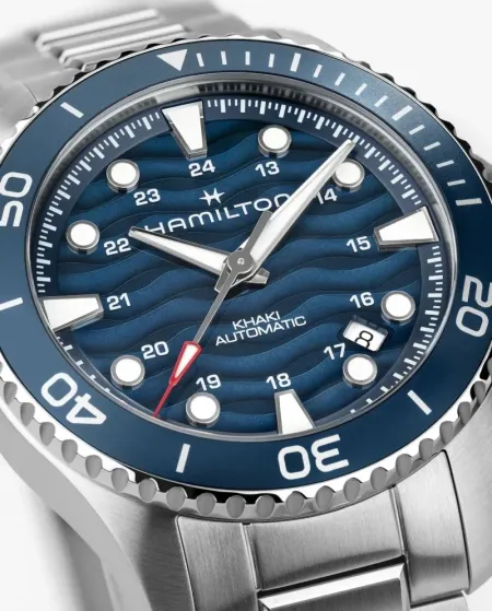 Montre Hamilton Khaki Navy Scuba à cadran bleu automatique 40 mm