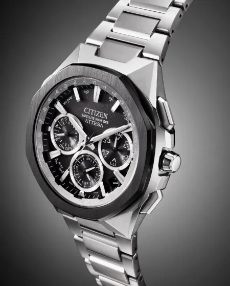 Montre Citizen Pilot Eco-Drive Chronographe Radiopilotée Cadran Bleu Super Titanium