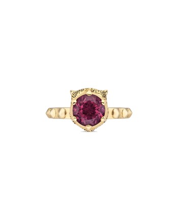 Bague Gucci Le Marché des Merveilles en or jaune, ornée de tourmaline rose et de diamants, représentant une tête de félin.