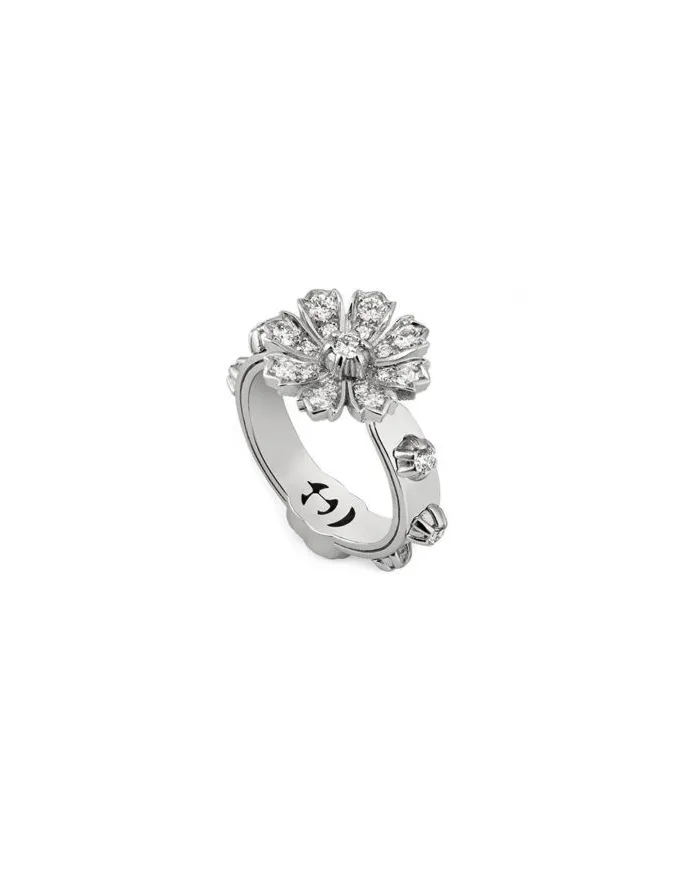 Gucci Flora Ring in White Gold with White Diamonds