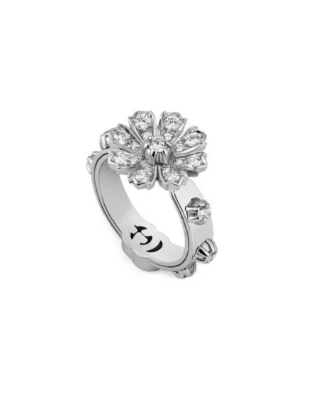 Gucci Flora Ring in White Gold with White Diamonds